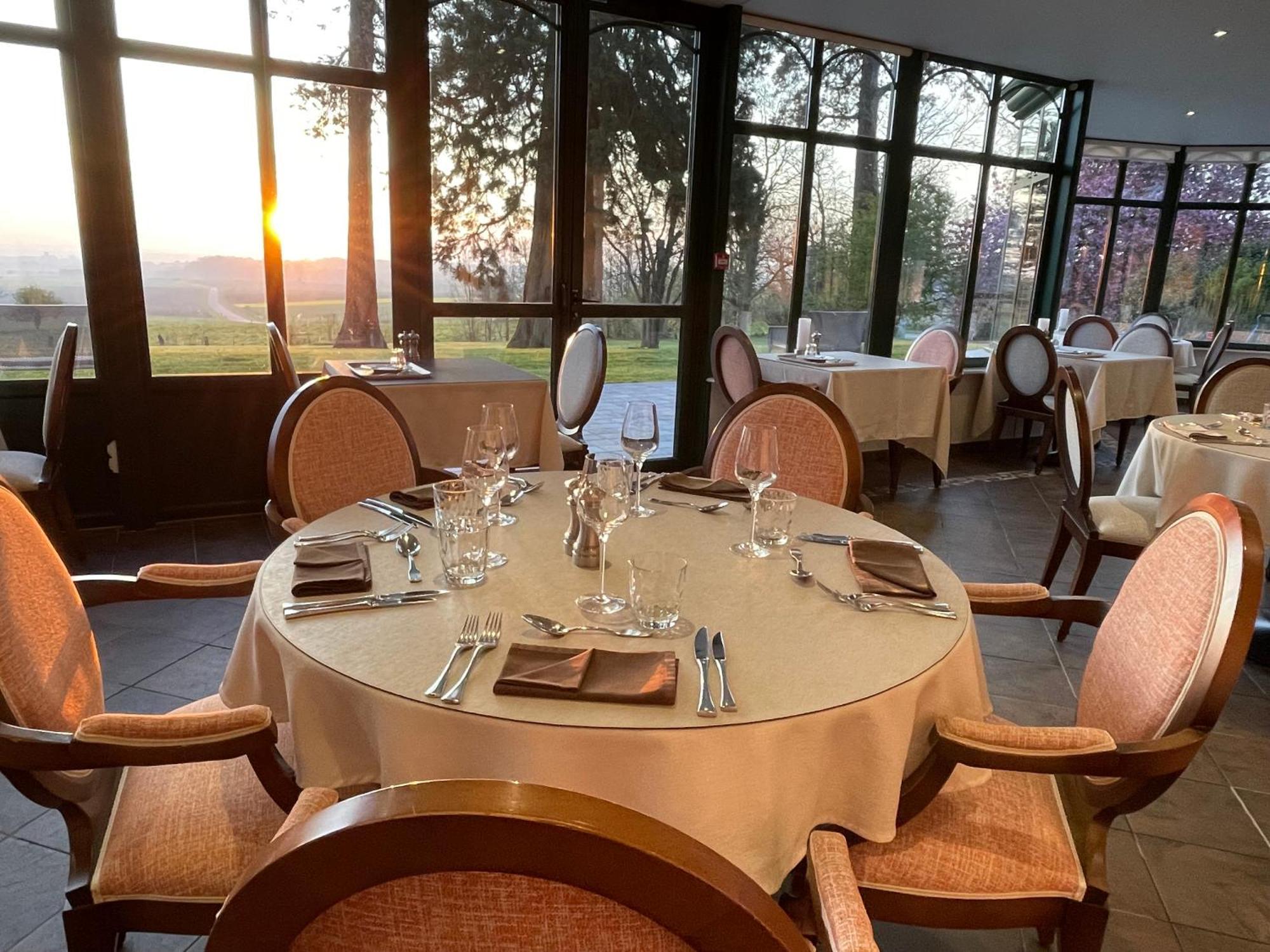 Logis - Hotel Restaurant La Sapiniere Wisques Bagian luar foto
