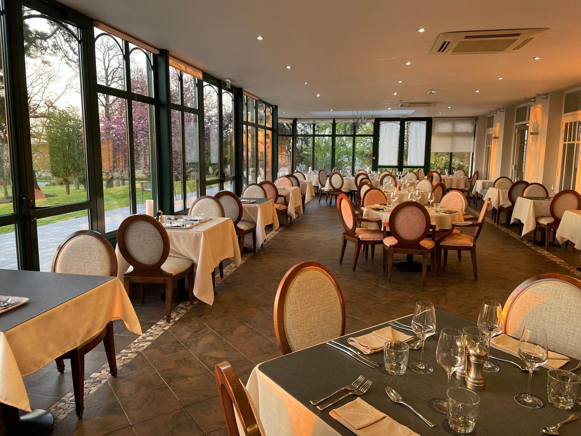 Logis - Hotel Restaurant La Sapiniere Wisques Bagian luar foto